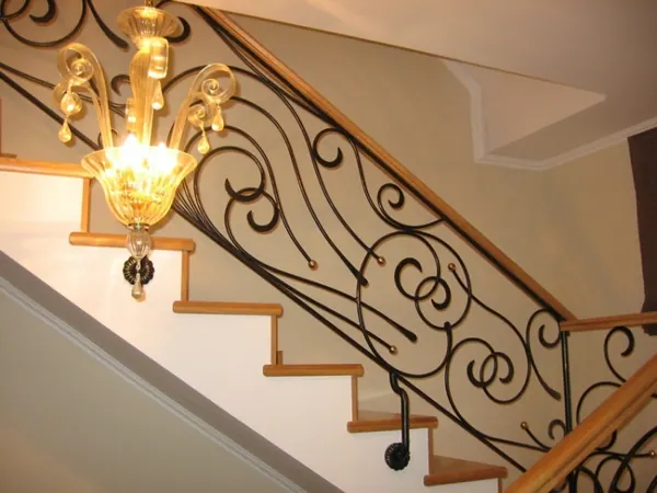 Mobilier și decorațiuni din fier forjat — realizare Felssysteme
